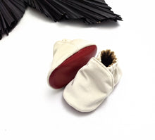 Load image into Gallery viewer, Cream Velvet Shoe
